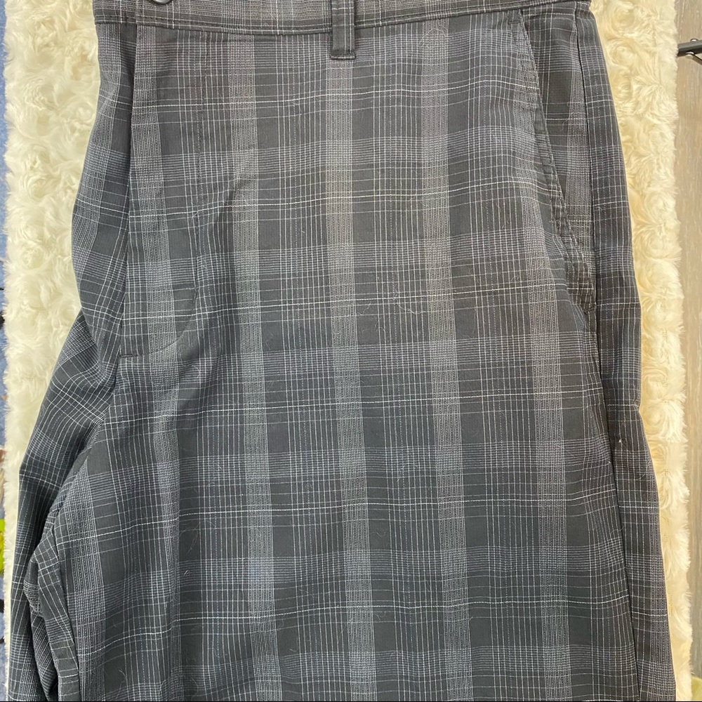 Greg Norman plaid shorts size 38
